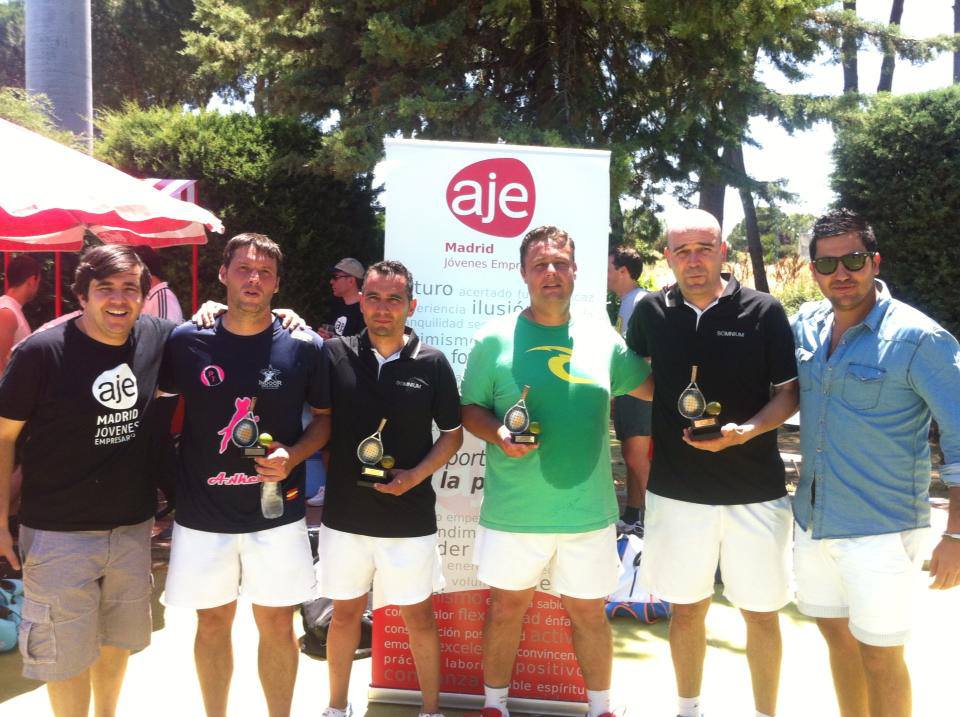 Vencedores del II Torneo de Pádel de AJE Madrid