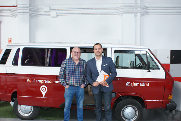 El candidato de Ciudadanos a la Comunidad de Madrid visita nuestro garAJE